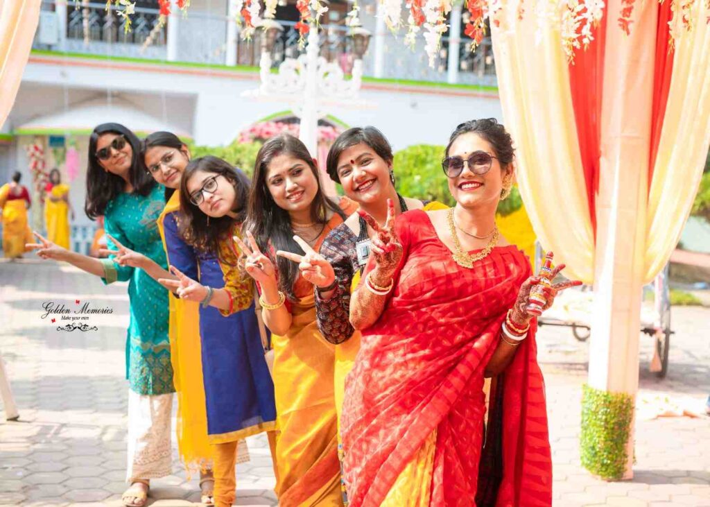 Indian wedding group photo poses