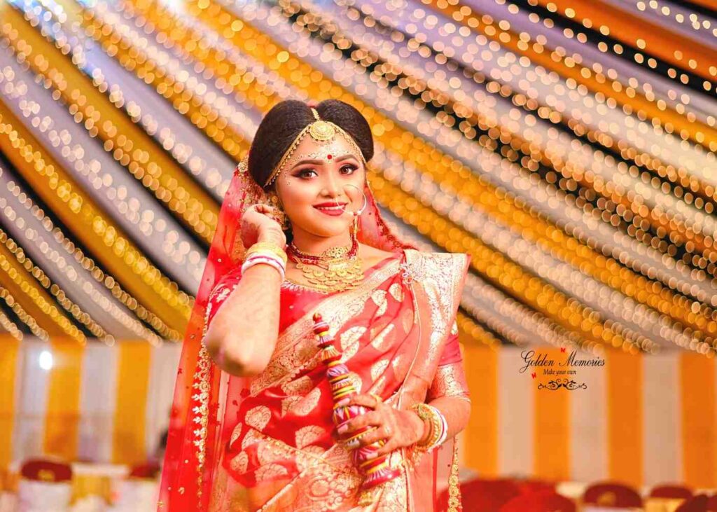 Bridal poses with dupatta